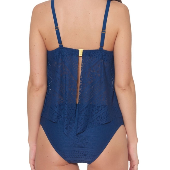 'Chic Peek' Fly Away Underwire Swim Top - Picture 2 of 6
